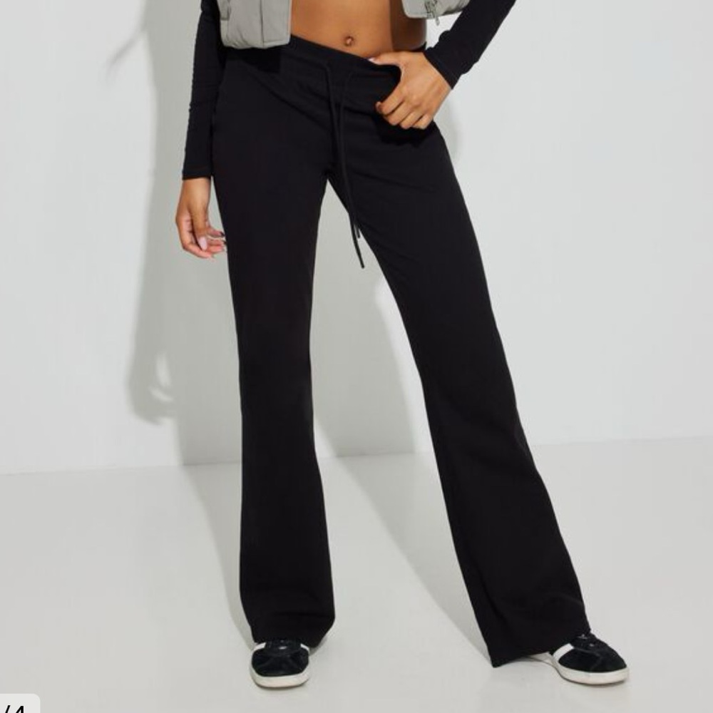 GARAGE FITTED STRAIGHT LEG SWEATPANT